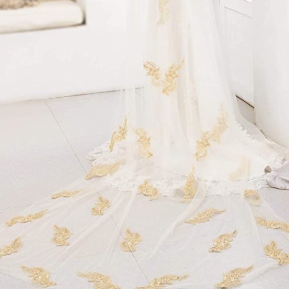 118” long white/champagne gold wedding veil